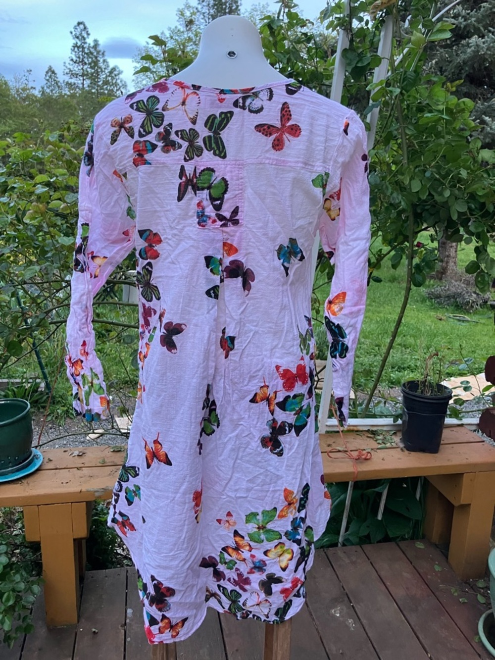 Kamana light weight, butterfly beach cover up or dress size small - Picture 7 of 8